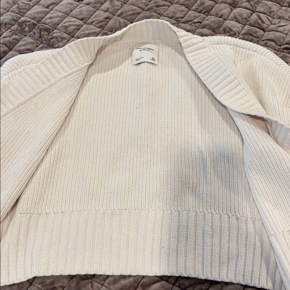 Abercrombie & Fitch Cream Cardigan Sweater - Picture 4 of 7
